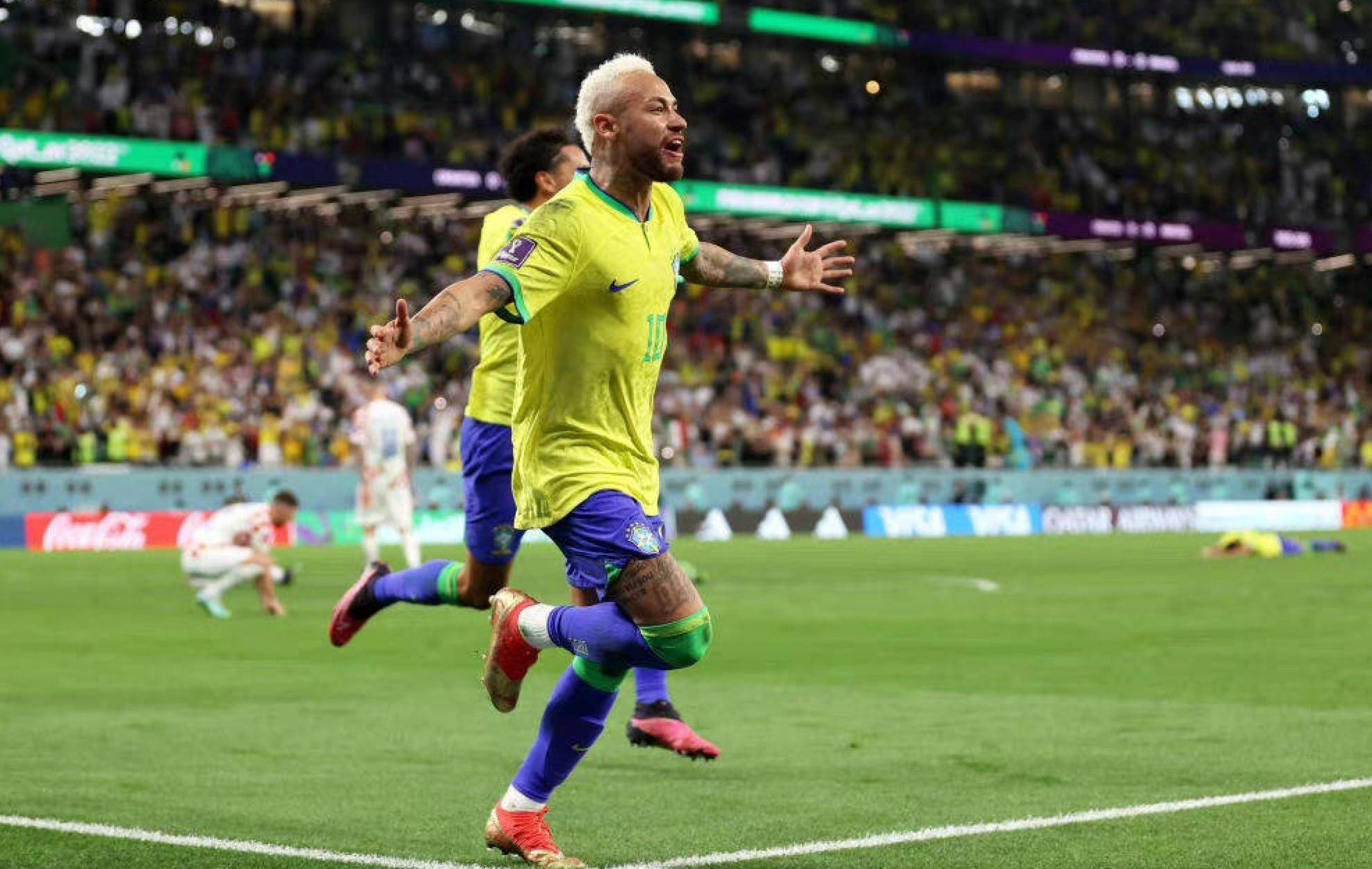 均大幅领先 均大幅领先