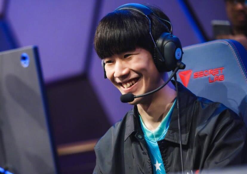 众星环伺下 众星环伺下